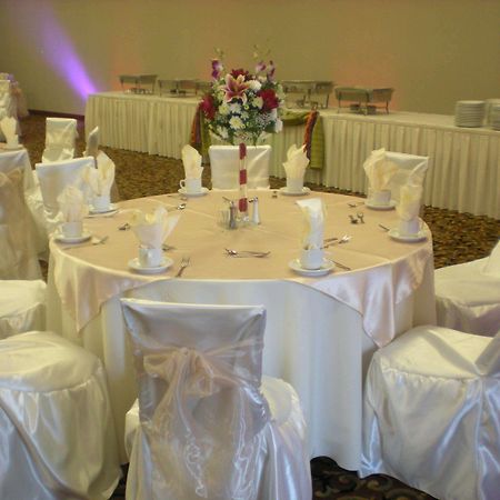 Hilton Garden Inn Victorville Restaurant photo